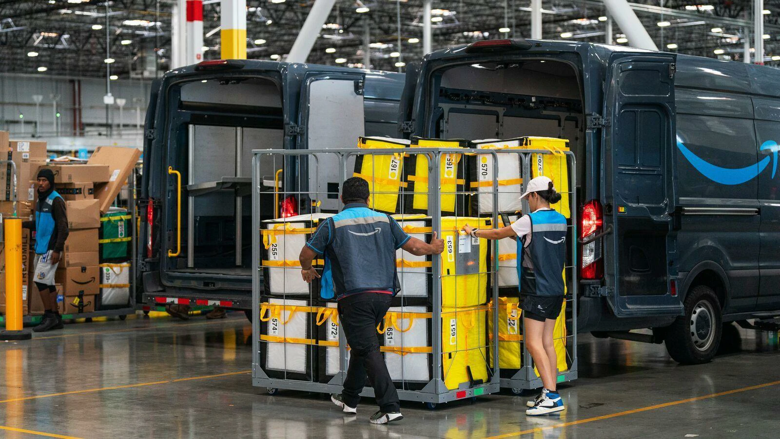 Operação logística empresarial com foco em eficiência e velocidade